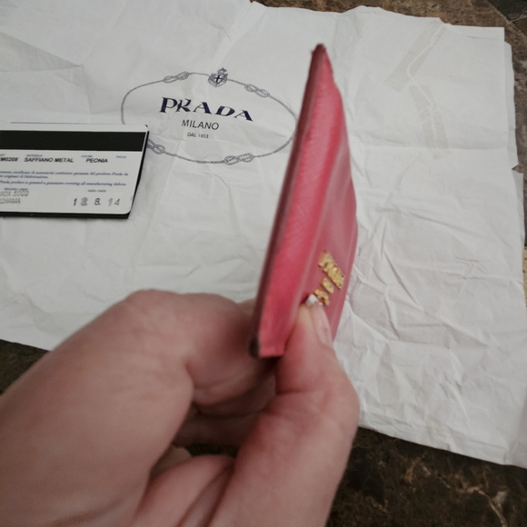 Prada Saffiano leather with gold metal hardware in Peonia pink - Picture 7 of 9